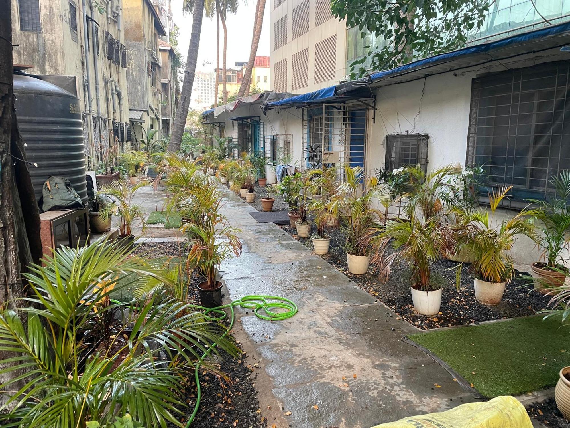 Independent 25 Corner House Bandra West Apartamento